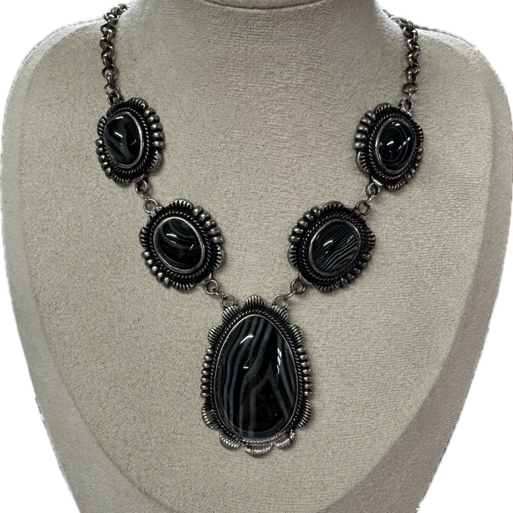 SHYANNE- Victorian-Inspired Black and Silver Onyx Necklace